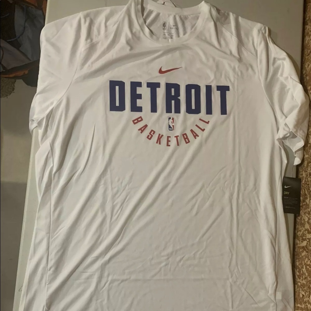Nike Detroit Pistons 3XL Tall Men’s Dri-Fit Shirt